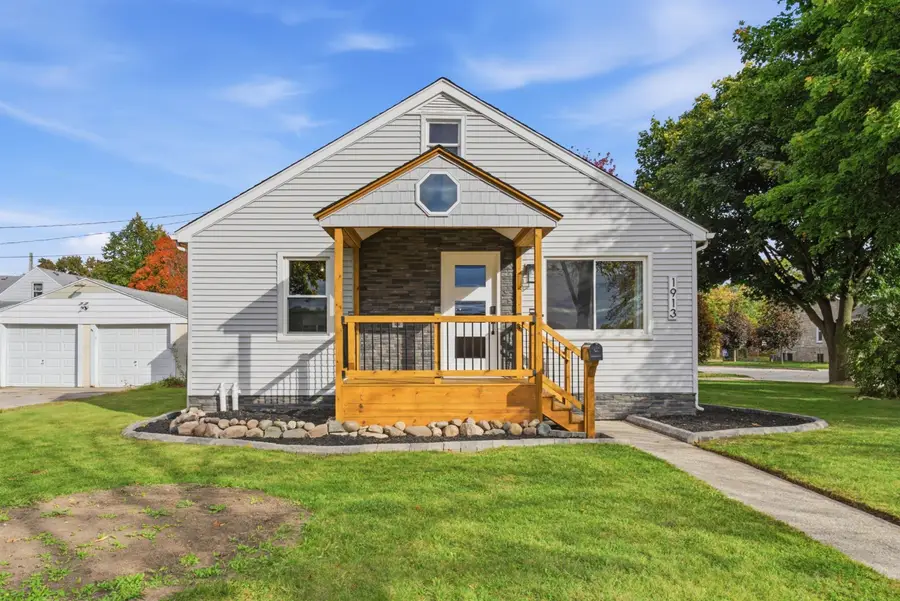 1913 S Jefferson Street, Bay City, MI 48708 - #2