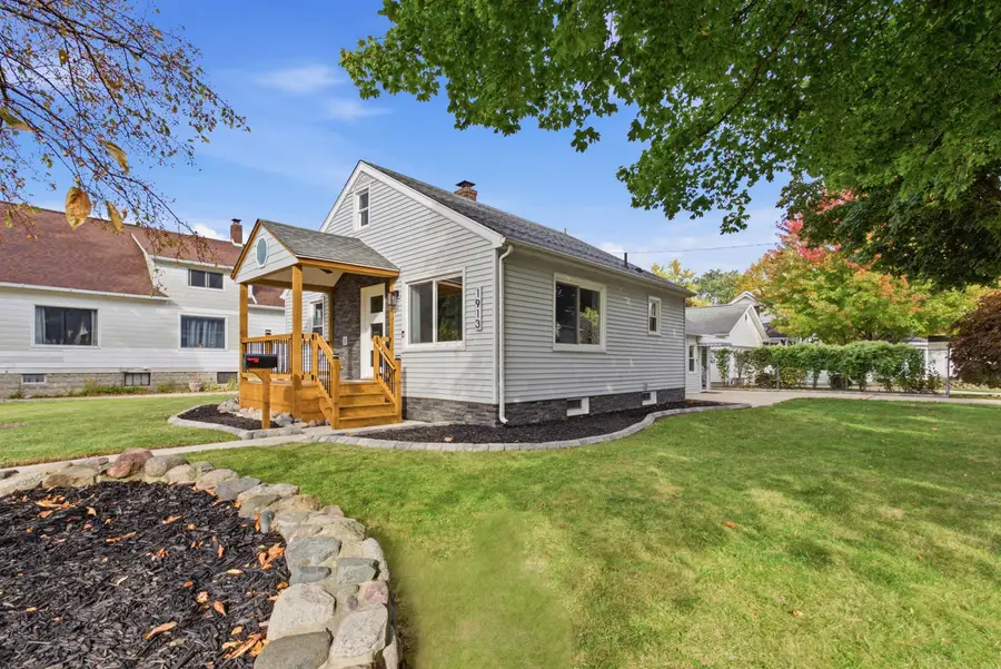 1913 S Jefferson Street, Bay City, MI 48708 - #3