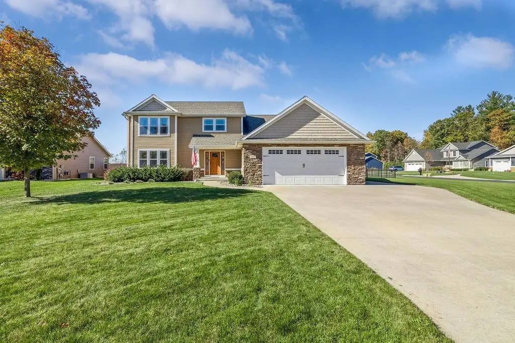 4605 E Lakecress Drive, Saginaw, MI 48603 - #1