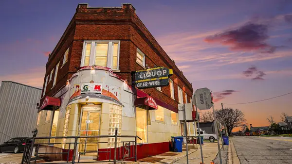 1125 S Water Street, Bay City, MI 48708