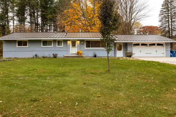 2535 N Daniels Road, Sanford, MI 48657