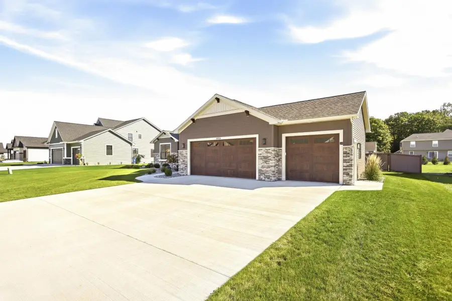 8836 Copper Court, Freeland, MI 48623 - #2