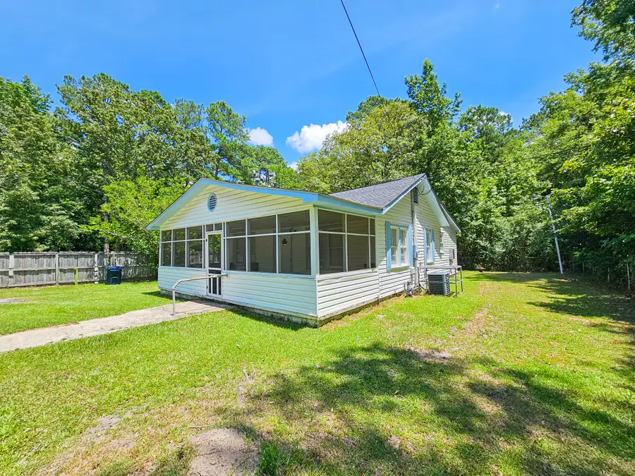 212 Hickory Street, Walterboro, SC 29488 - Image #3