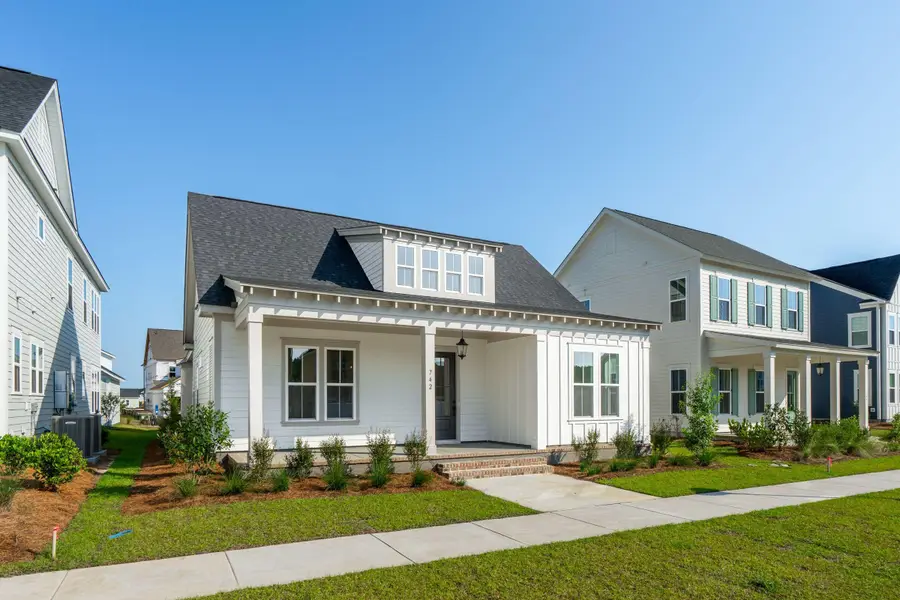 742 Blueway Avenue, Summerville, SC 29486 - Image #2
