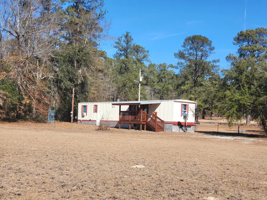 40 Hillview Road, Saint Matthews, SC 29135 - #3