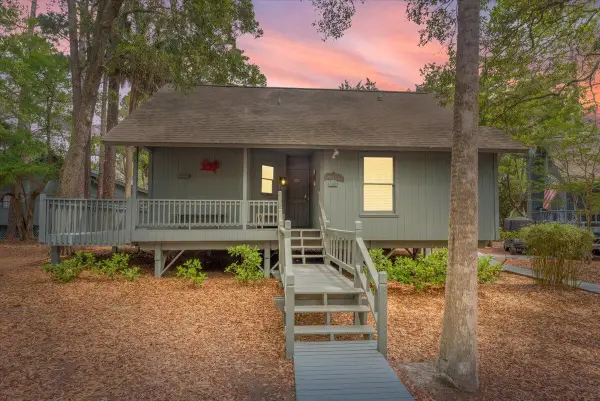 208 Sea Cloud Circle, Edisto Island, SC 29438