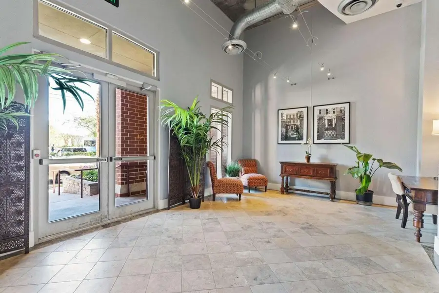 150 Bee Street #308, Charleston, SC 29401 - Image #3
