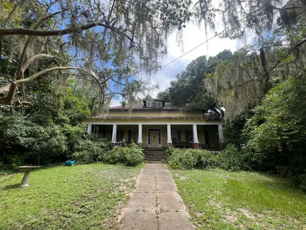 422 Hampton Street, Walterboro, SC 29488