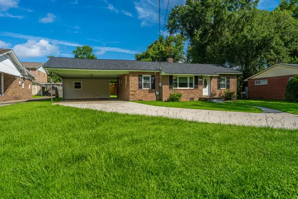 1010 W Recess Road, Hanahan, SC 29410