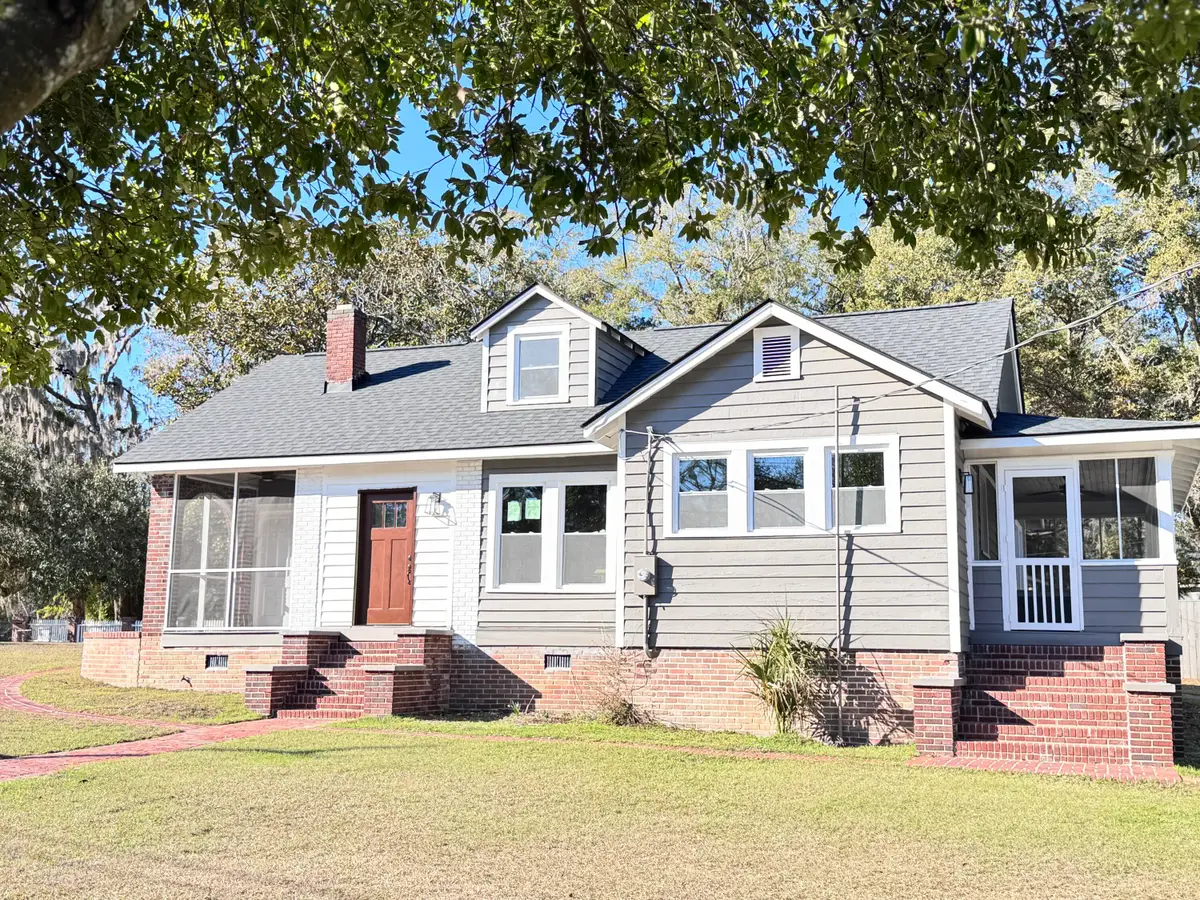 303 Warren Street, Walterboro, SC 29488 - Image #1