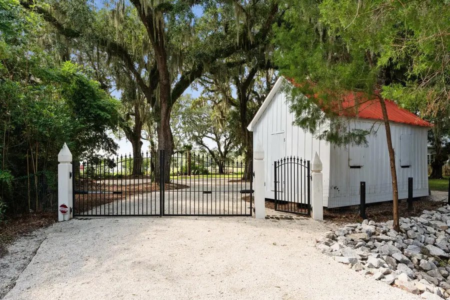 127 Oak Street, McClellanville, SC 29458 - Image #2