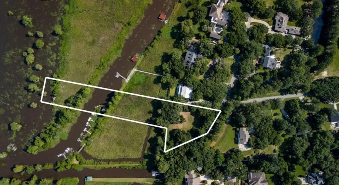 313 Rossdhu Avenue, Pawleys Island, SC 29585 - Image #1