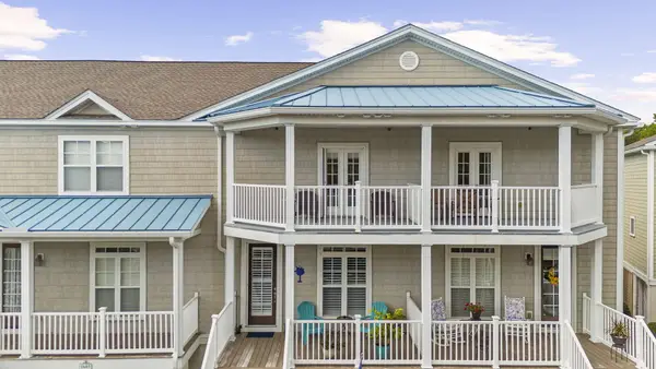 1604 Hopeman Lane, Mount Pleasant, SC 29466