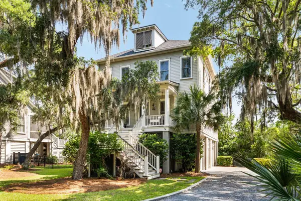1878 Headquarters Plantation Drive, Johns Island, SC 29455