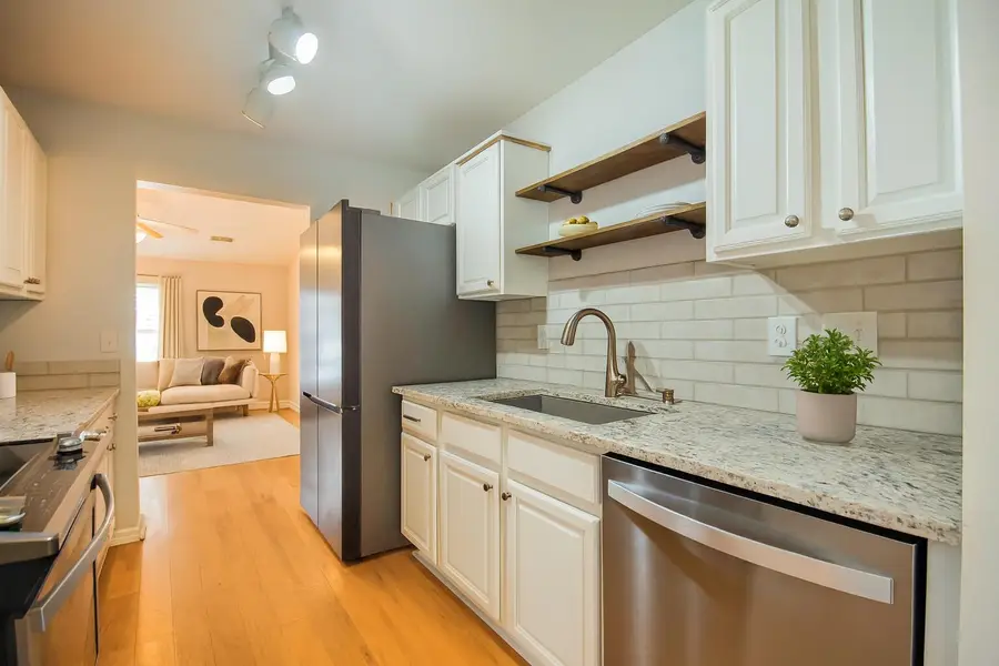 7867 Park Gate Drive, North Charleston, SC 29418 - Image #2