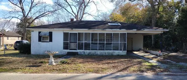 1017 Harlin Street, Elloree, SC 29047