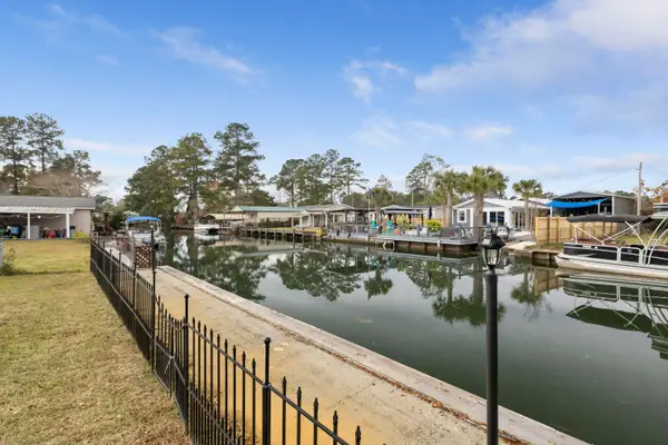 402 Chippendale Lane, Bonneau, SC 29431