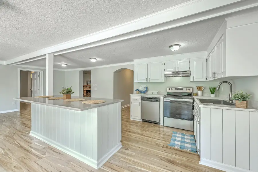 1303 Delano Street, Manning, SC 29102 - #3