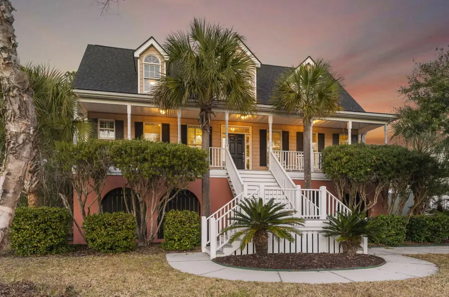 1823 Delacourt Avenue, Mount Pleasant, SC 29466 - Image #2