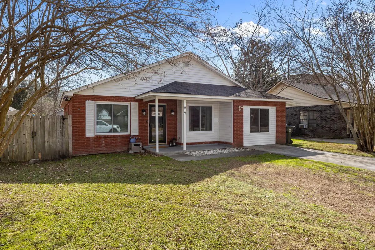 1019 Douglas Wayne Road, Summerville, SC 29486 - Image #1