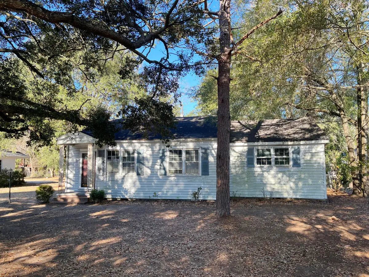 1111 N Longstreet Street, Kingstree, SC 29556 - #1