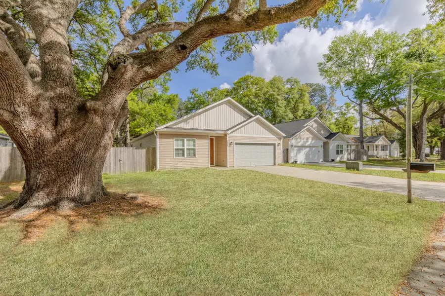 2420 Raymond Avenue, North Charleston, SC 29406 - #2