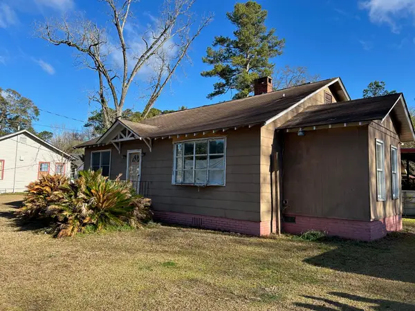100 W Pine Street, Varnville, SC 29944