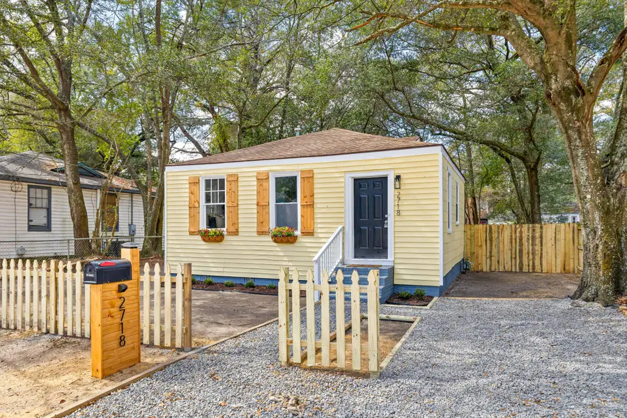 2718 E Surrey Drive, North Charleston, SC 29405 - #2
