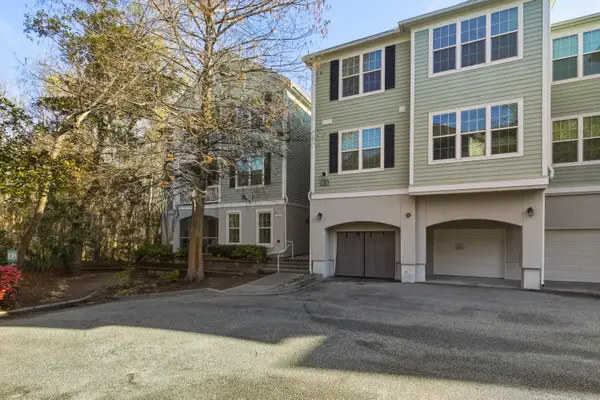 60 Fenwick Hall Allee Alley #Apt 537, Johns Island, SC 29455