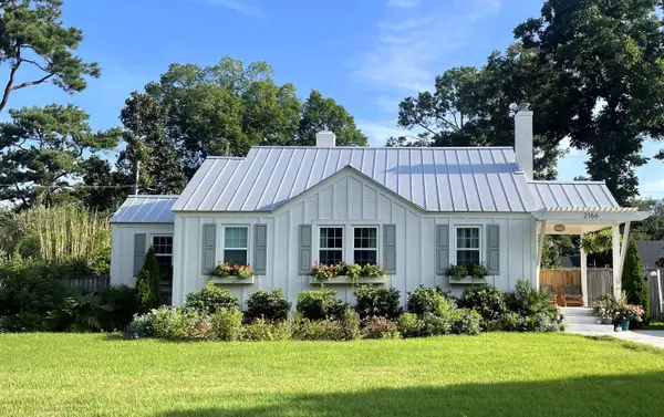 2166 Saint James Drive, Charleston, SC 29412