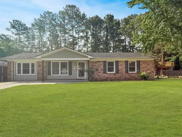 135 Mulberry Drive, Summerville, SC 29486