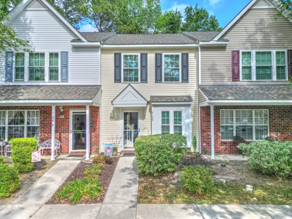 8124 Shadow Oak Drive, North Charleston, SC 29406