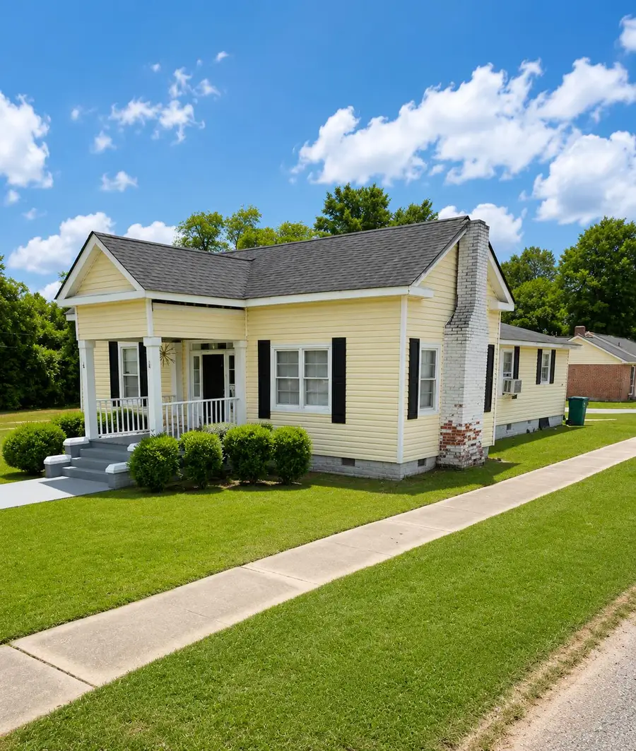 48 W Huggins Street, Manning, SC 29102 - #2