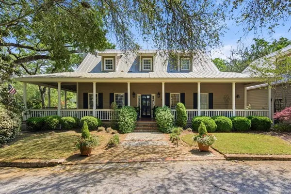 143 Live Oak Drive, Mount Pleasant, SC 29464