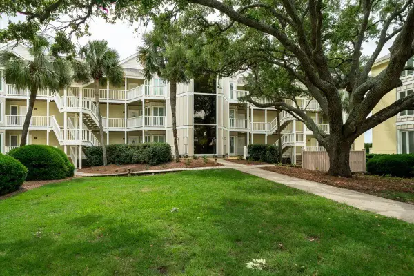 9000 Palmetto Dr #F 204, Isle of Palms, SC 29451