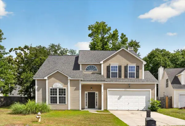 215 Evesham Drive, Summerville, SC 29485