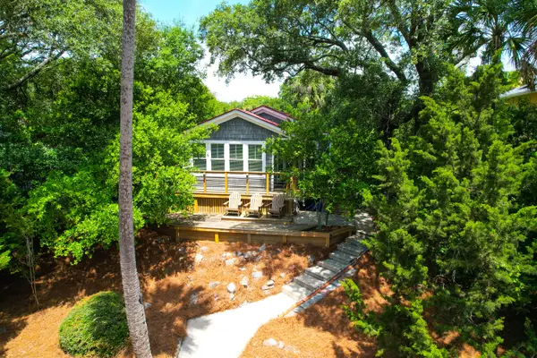 208 E Cooper E Avenue, Folly Beach, SC 29439