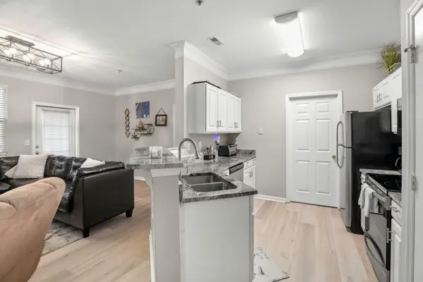 1445 Cambridge Lakes Drive #206, Mount Pleasant, SC 29464