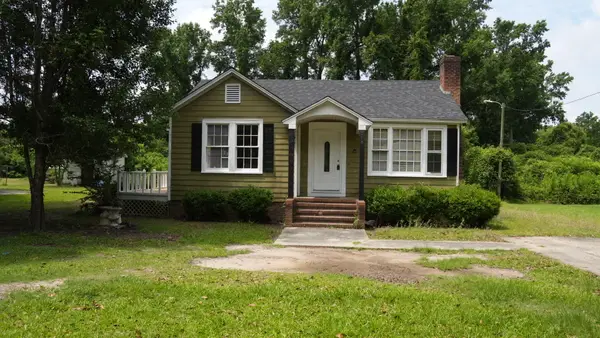 509 E Moore Street, Olanta, SC 29114