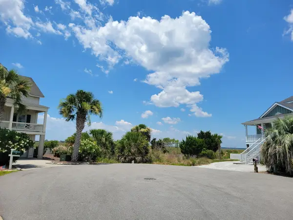 12 Windjammer Court, Saint Helena Island, SC 29920