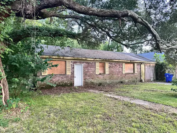 1335 5th Avenue, Charleston, SC 29407