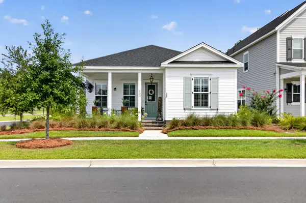 100 Crimson Street, Summerville, SC 29486