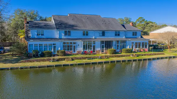 205 Woodlake Drive, Summerville, SC 29485