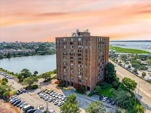 14 Lockwood Drive #Apt 10i, Charleston, SC 29401