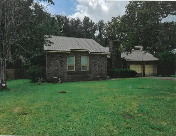 129 Honeysuckle Lane, Summerville, SC 29485