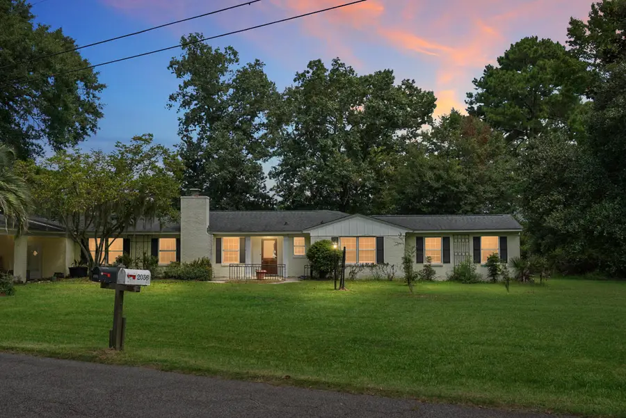 2041 Old Fort Avenue, Charleston, SC 29414 - #2