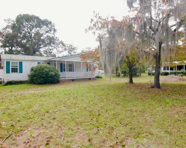 1125 Longpoint Road, Cross, SC 29436