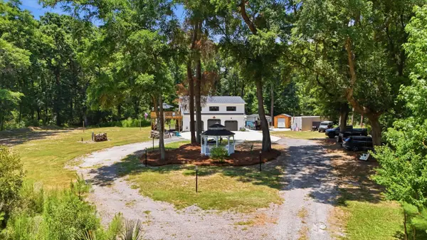 8246 Oyster Factory Road, Edisto Island, SC 29438