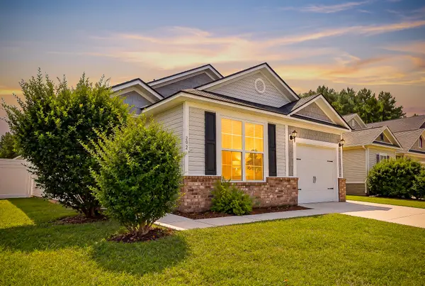 202 Summer View Road, Summerville, SC 29486