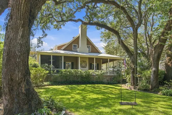143 Live Oak Drive, Mount Pleasant, SC 29464